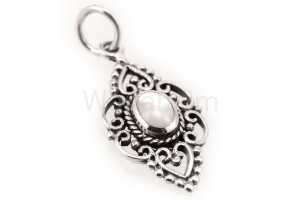 Zawieszka średniowieczna SVANA masa perłowa srebro