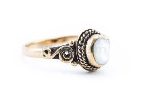 Pierścień średniowieczny ALICE masa perłowa brąz