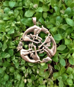 Zawieszka celtycka DZIKIE POLOWANIE brąz