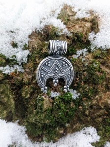 Zawieszka słowiańska  LUNULA  DWUSTRONNA srebro