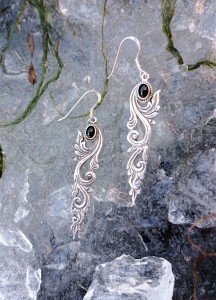 Kolczyki długie NORCIA z onyksem srebne