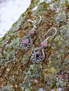 Kolczyki średniowieczne MEDUNA z granatem srebro