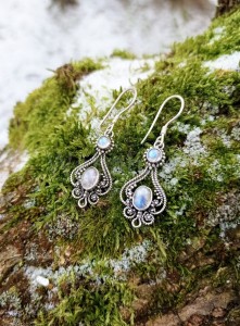 Kolczyki średniowieczne MEDUNA z kamieniem księżycowym srebro