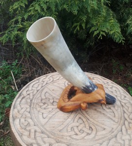 Róg sygnałowy 42cm niepolerowany